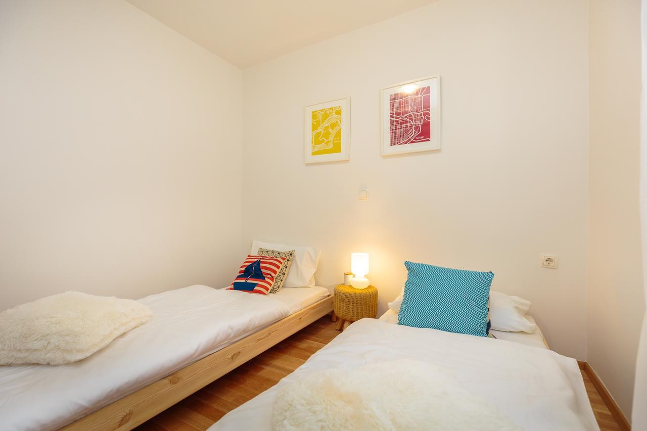 Two Bedroom Sunny Apartment *