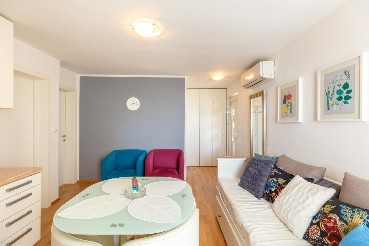 Apartment Two Bedroom Sunny *