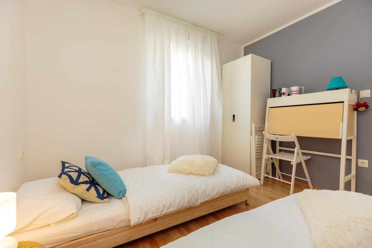 Apartment Two Bedroom Sunny