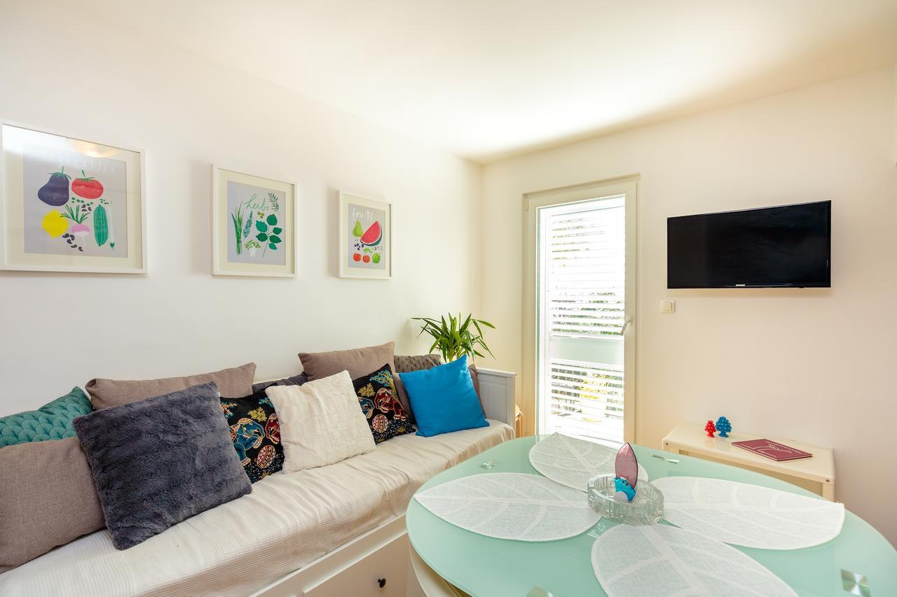 Apartment Two Bedroom Sunny *